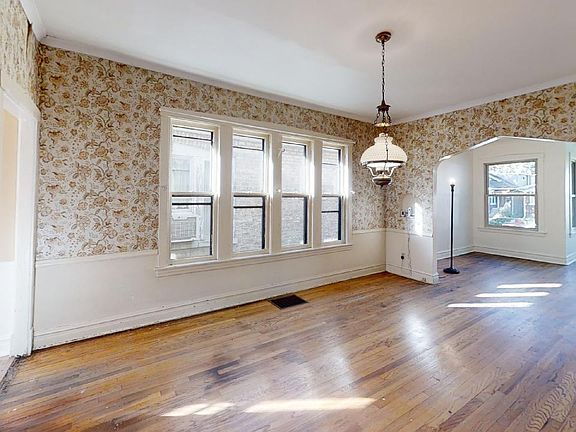 5th image of 4837 N Lowell Ave