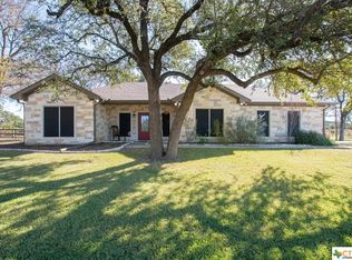 1911 Southbend Rd, Salado, TX 76571
