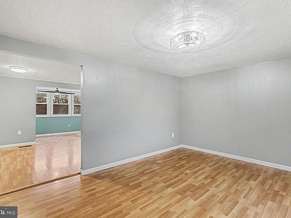 5th image of 1011 Cranes Gap Rd