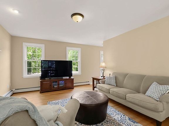 5th image of 2 Thomas Cir