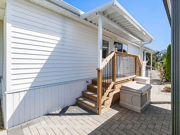 4th image of 45640 Watson Rd #23