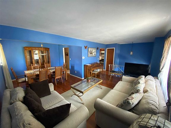 4th image of 80 Marguerite Ave