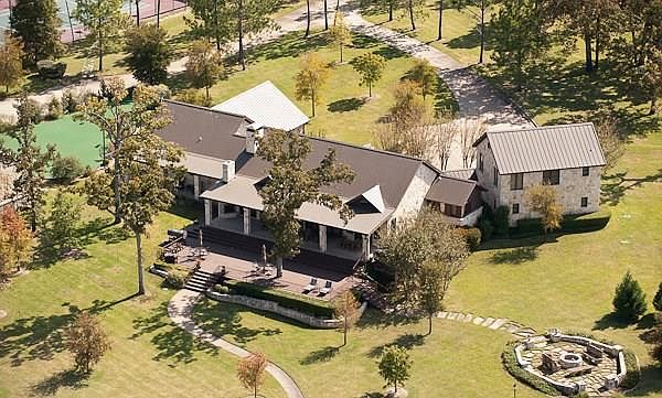 1st image of 5663 Lakeshore Ct