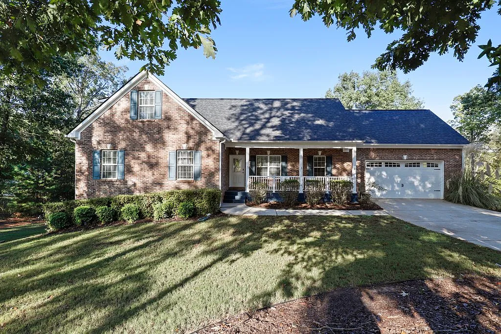 1880 Campbell Rd photo 1