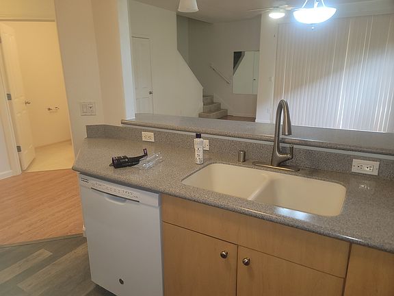4th image of 33 Kaalea Way APT 10D