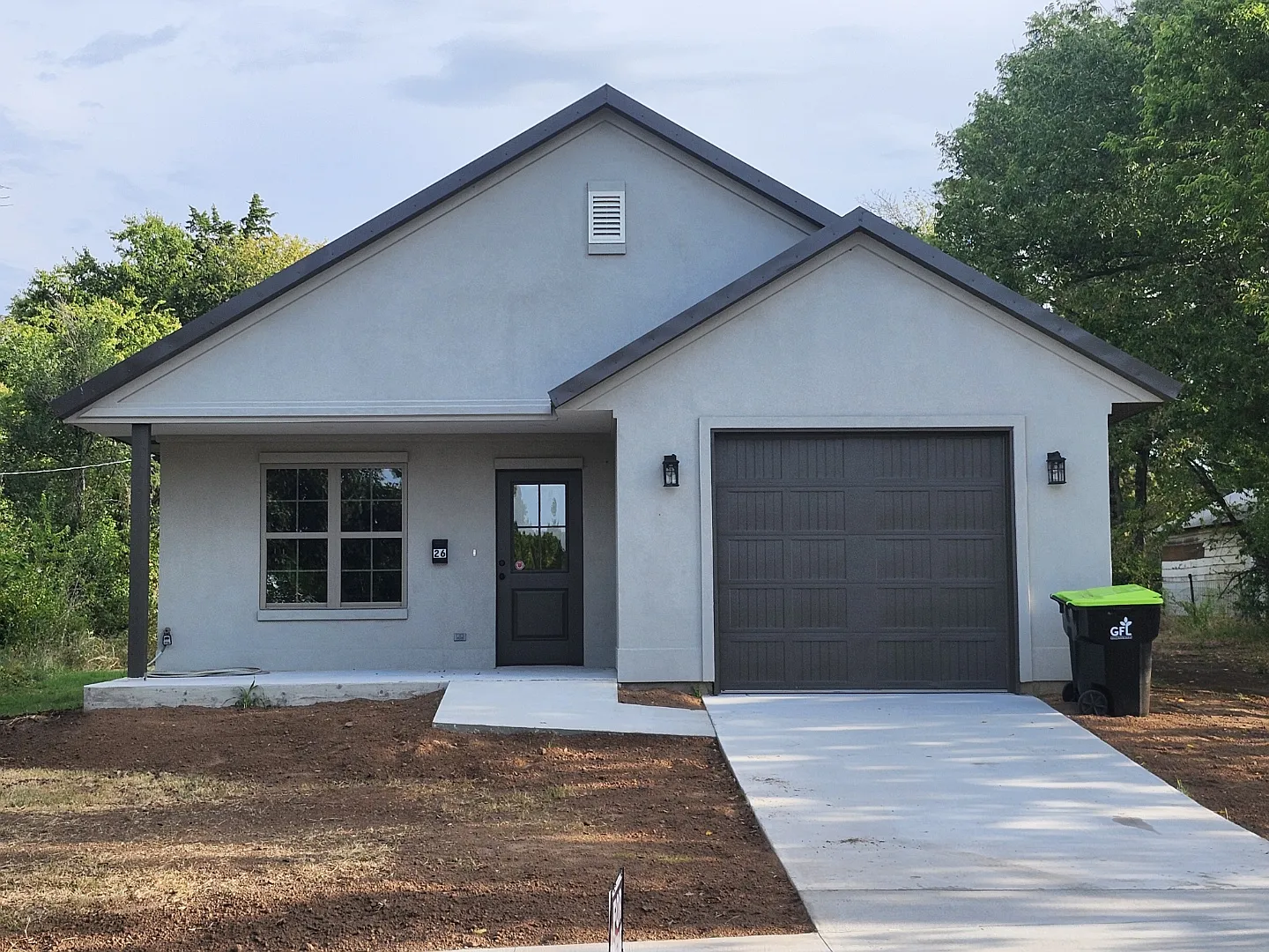 3 bed, 1325 sqft, $1,450 — Photo 1