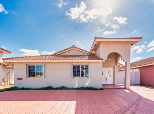 8764 NW 110th St, Hialeah Gardens, FL 33018