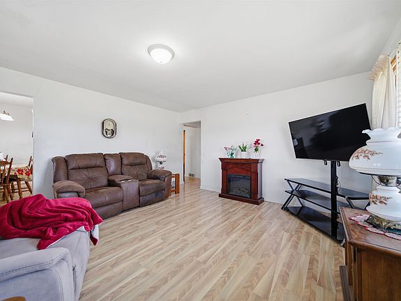 5th image of 2841 Allentown Rd