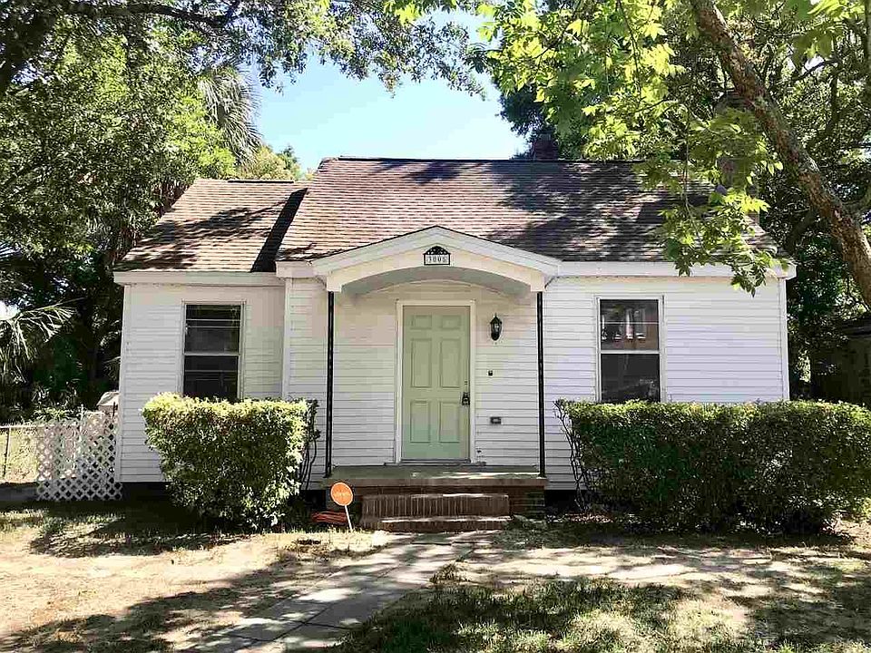 1st image of 3005 E Desoto St