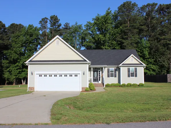 90 Glen Oaks Dr, Youngsville, NC 27596