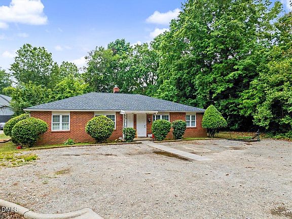 3rd image of 2217 Garden Pl