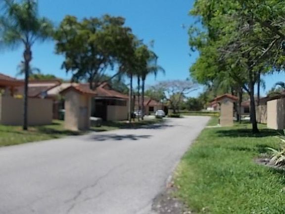 4th image of 17275 NW 60th Ct