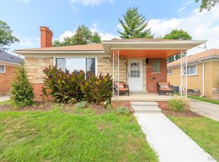 24091 Eastwood St, Oak Park, MI 48237