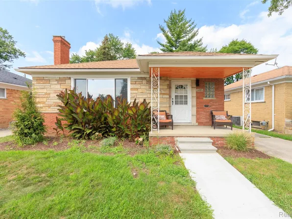 24091 Eastwood St, Oak Park, MI 48237