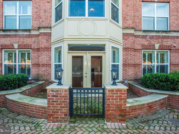 320 S West St APT 105