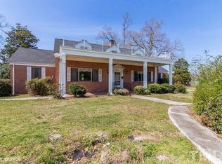 607 N Pollock St, Selma, NC 27576
