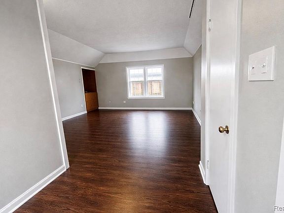 2nd image of 5532 Kensington Ave