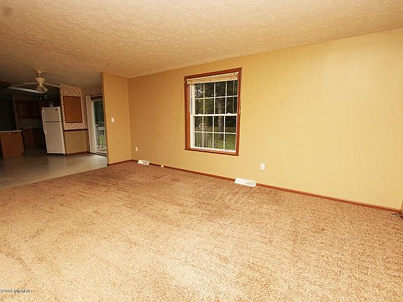 3rd image of 2709 S Walnut Ave