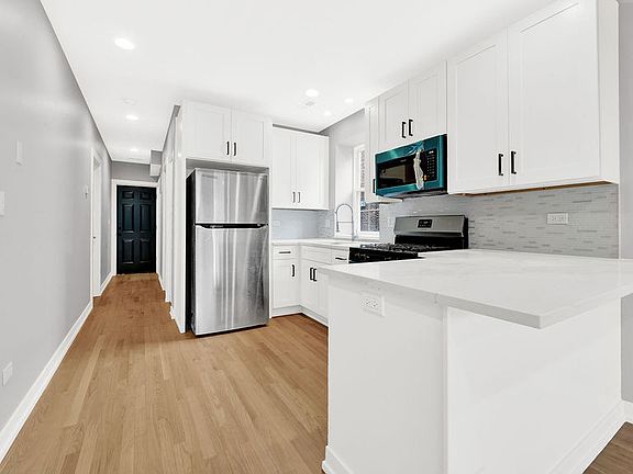 5th image of 2704 W 24th Pl #1