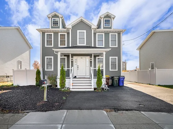 909 Dwelly St, Fall River, MA 02724