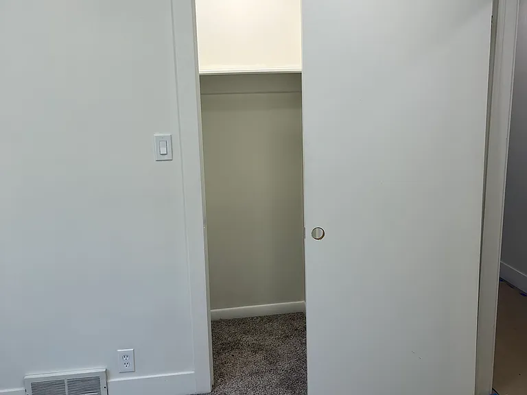 245 N 400 E — Photo 12