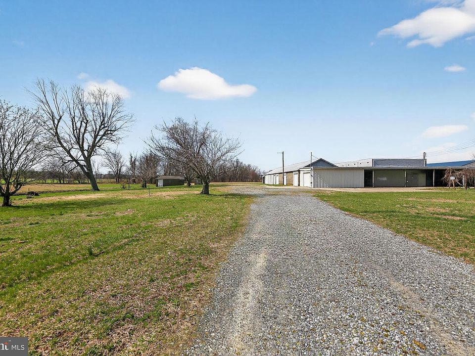 1st image of 305 Wolfert Station Rd