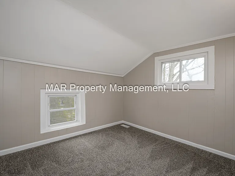 251 W Harris Ave — Photo 12