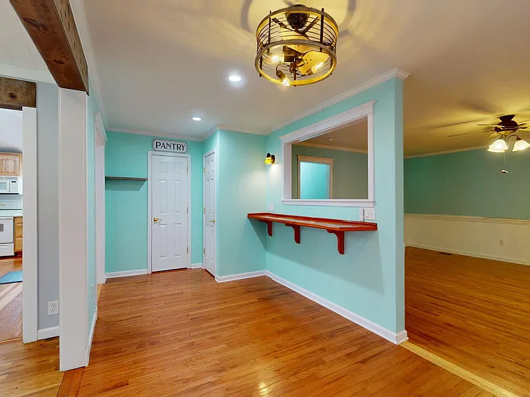 221 Salty Shores Rd — Photo 9