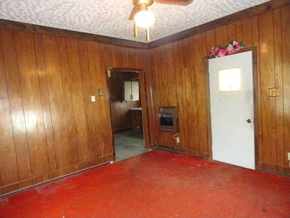 4th image of 307 Sara St