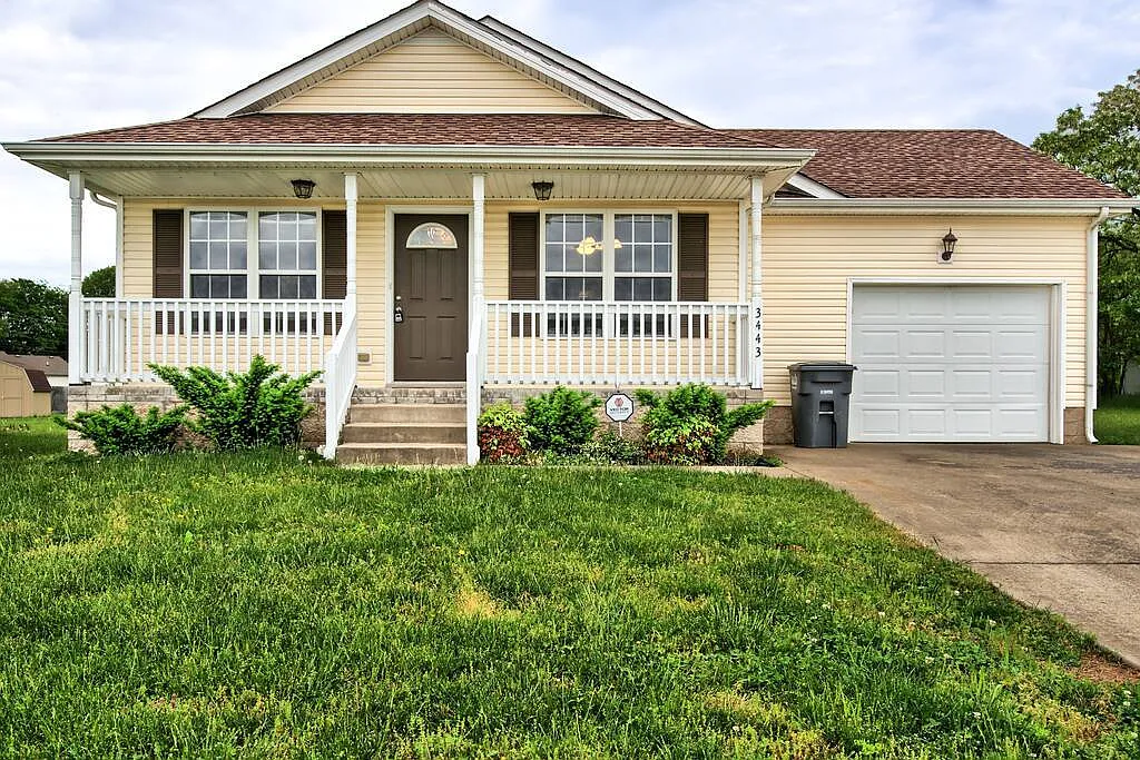 3 bed, $2,978 — Photo 1