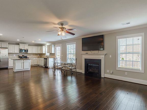 3rd image of 275 Oleander Mill Dr