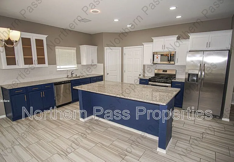 1077 Indigo Sky St — Photo 9
