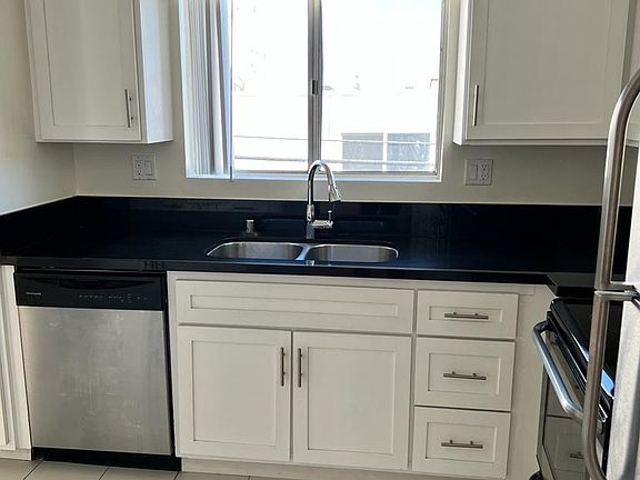 3rd image of 11832 Kiowa Ave APT 9