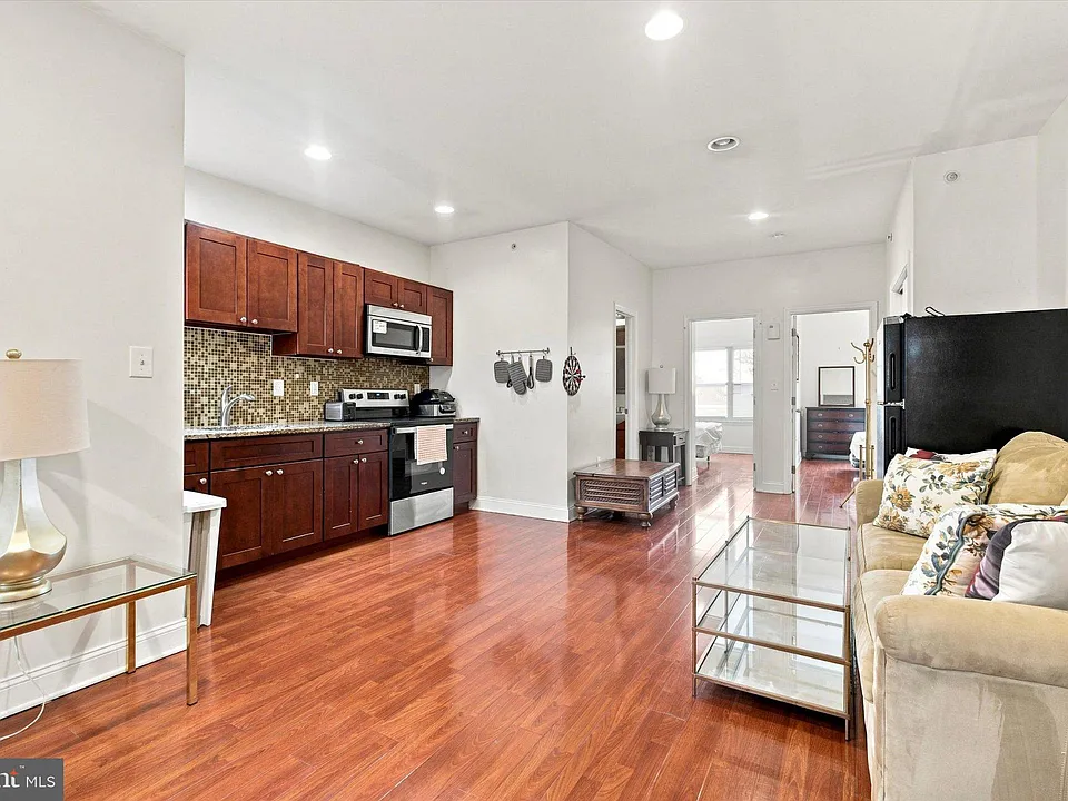 2007 W Oxford St #3