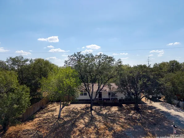 906 county line, Jourdanton, TX 78026