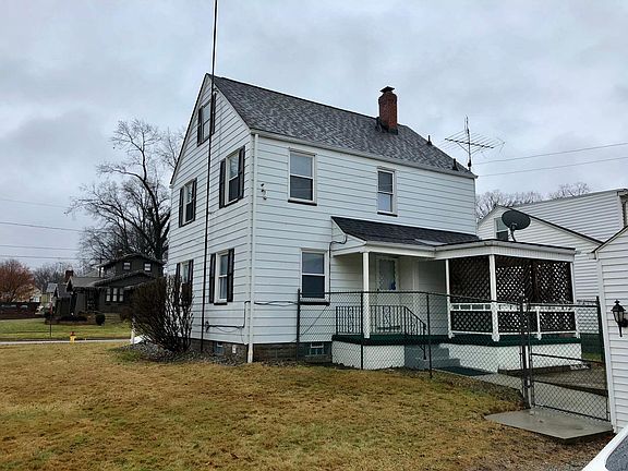 Covered rear porch 