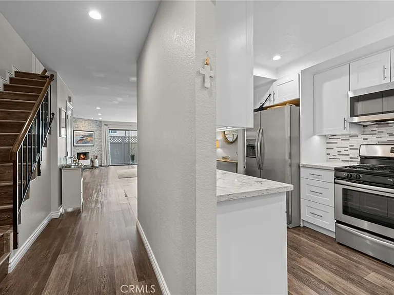 545 E Cypress Ave #F — Photo 5