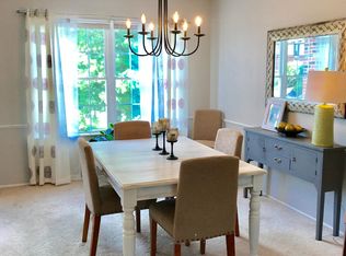 1046 Kehrs Mill Rd APT 2, Ballwin, MO 63011