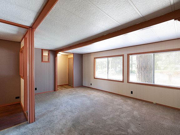 5th image of 61111 Chuckanut Dr