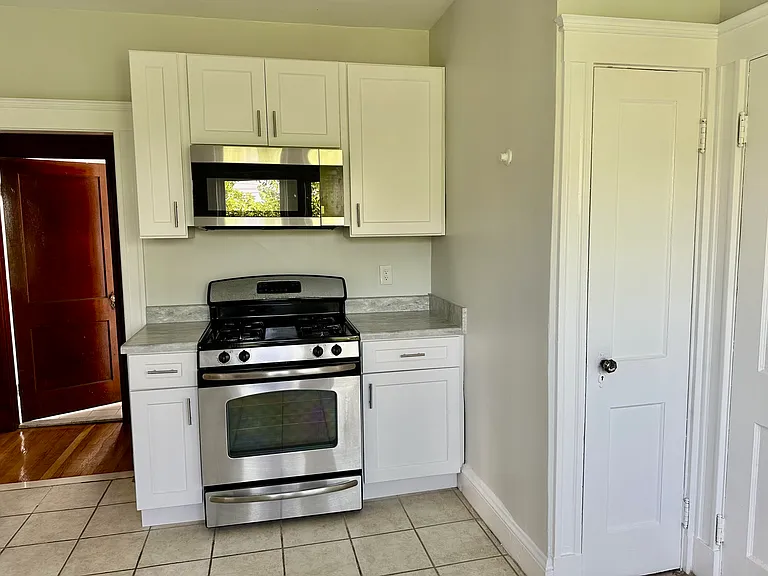 52 Alaric St #3 — Photo 6