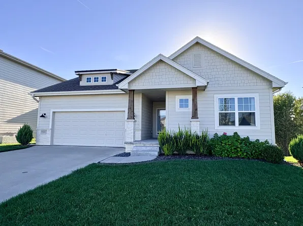 4352 S 214th St, Elkhorn, NE 68022
