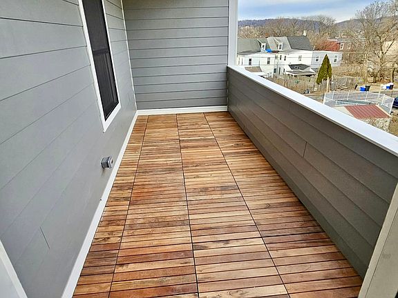 5th image of 239 W Saint Joseph St #2