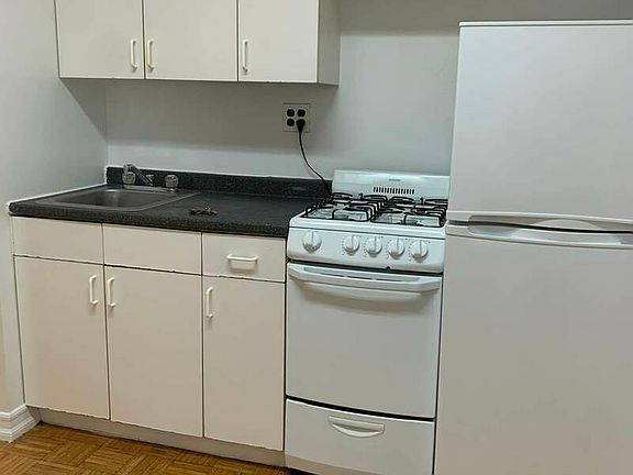 2nd image of 365 Broome St #8FL3