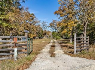 8423 Treebrook Ln, Bryan, TX 77808