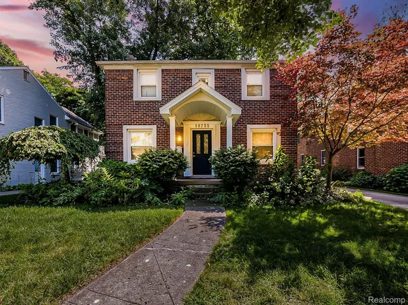 10755 Nadine Ave, Huntington Woods, MI 48070