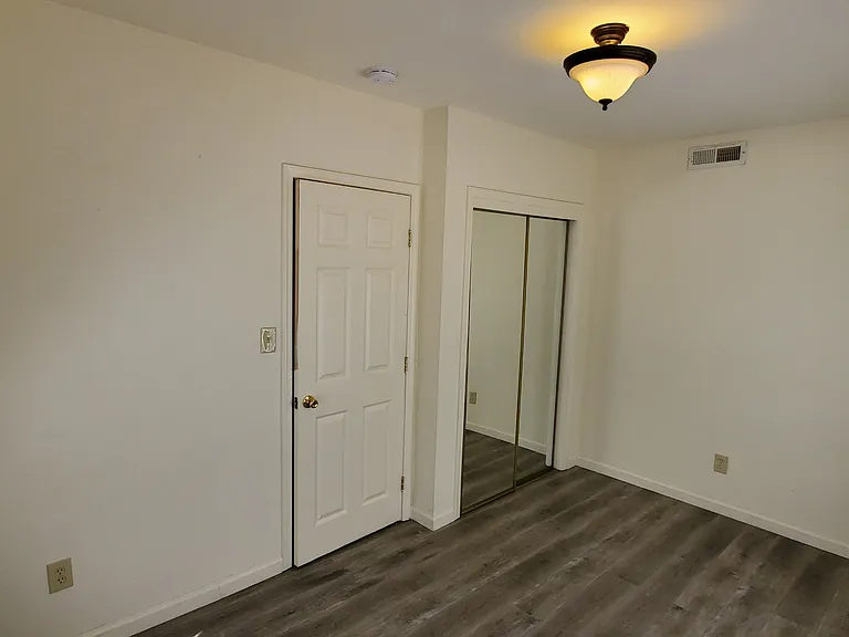 571 El Camino Ave — Photo 18