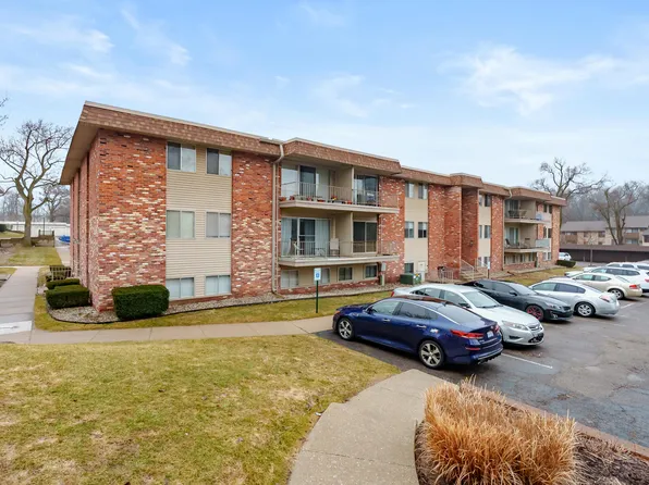 734 W Kilgore Rd APT 208, Kalamazoo, MI 49008
