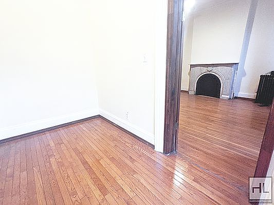 5th image of 116 Ryerson St #2
