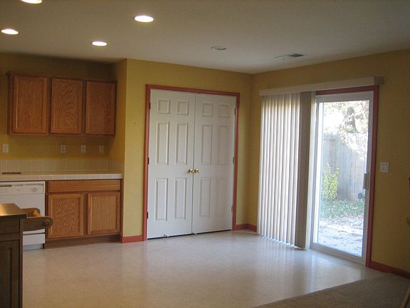3rd image of 3749 Montana St