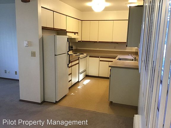 5th image of 2269 NE 53rd St APT 6